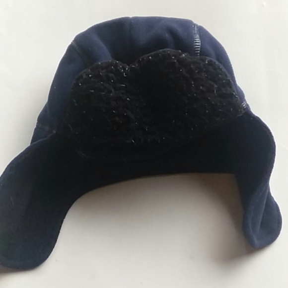 Skull gloves and trapper hat - Picture 3 of 4